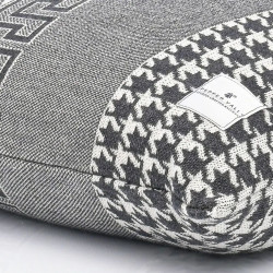 Μαξιλάρι από μαλλί μερινό - Meandros 45X45 Pepper Vally®